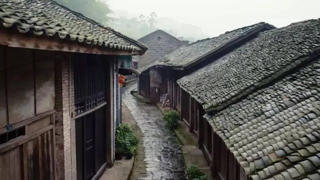 美媒：空中掉门波音客机或出厂时就缺螺栓